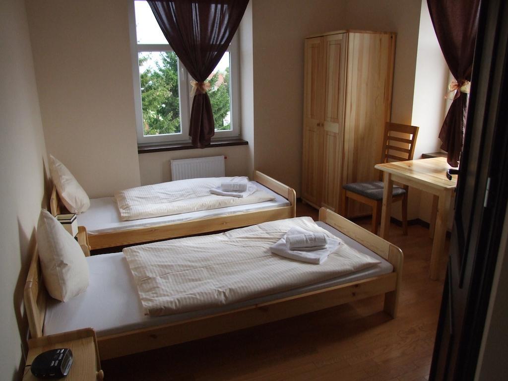 Hotelik Hermes Pieniezno Esterno foto