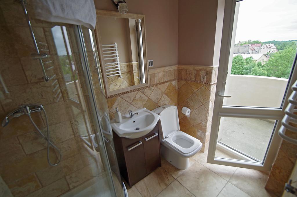 Hotelik Hermes Pieniezno Esterno foto