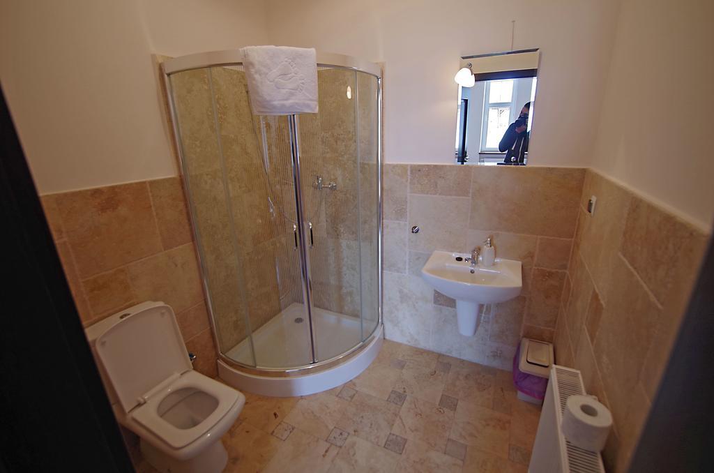 Hotelik Hermes Pieniezno Esterno foto